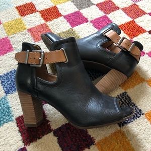 {Final Price} CLARKS ARTISAN Shira Bootie EUC